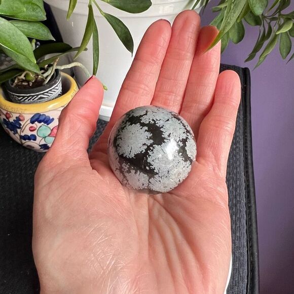 Snowflake Obsidian Crystal Sphere‎ (2) - Picture 2 of 9